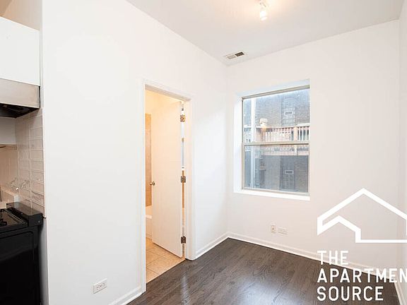 3rd image of 5054 N Winthrop Ave APT 208