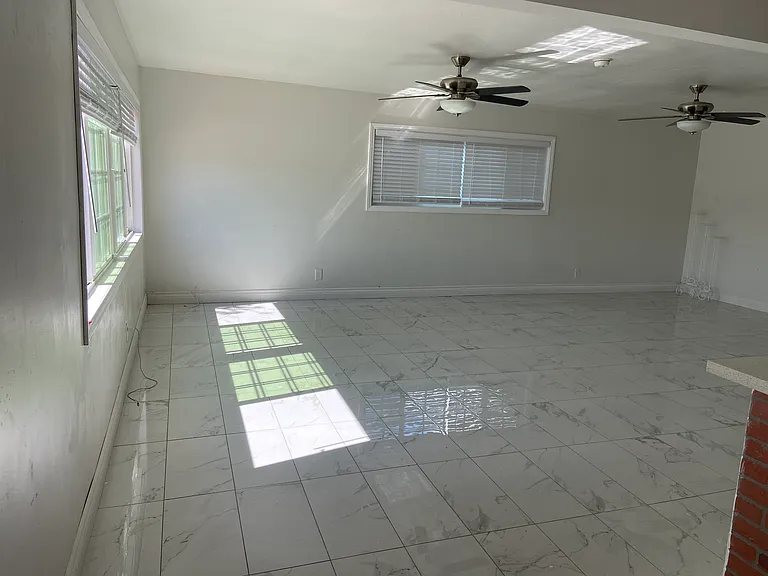 3109 Clay Ave #1/2 — Photo 4