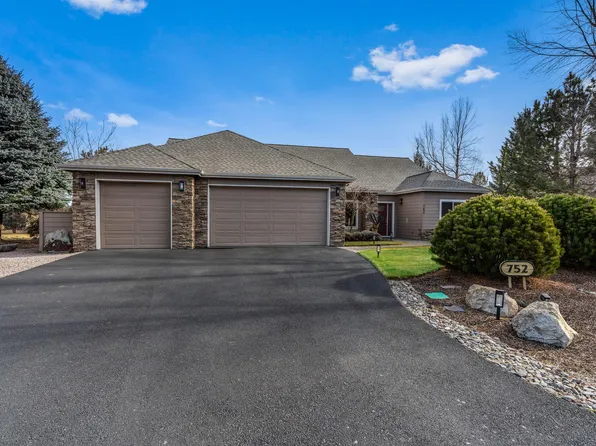 752 Crystal Falls Ct, Redmond, OR 97756