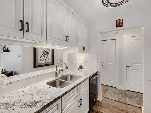 5th image of 1729 6th St NE #9
