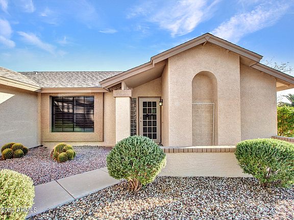 3rd image of 9885 W ESCUDA Drive
