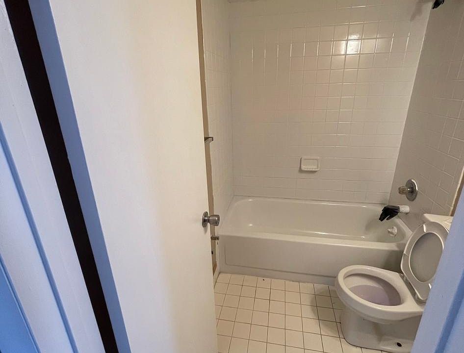 2nd image of 8712 Frankford Ave APT 10B
