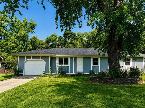712 Evergreen Ave, Nixa, MO 65714