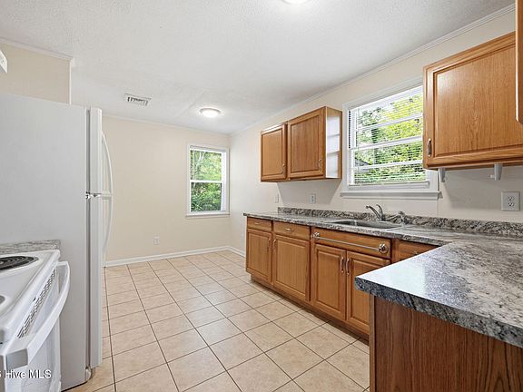 5th image of 919 Tatum Dr