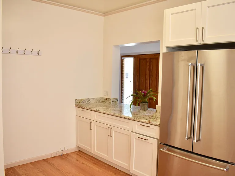 823 D St — Photo 8