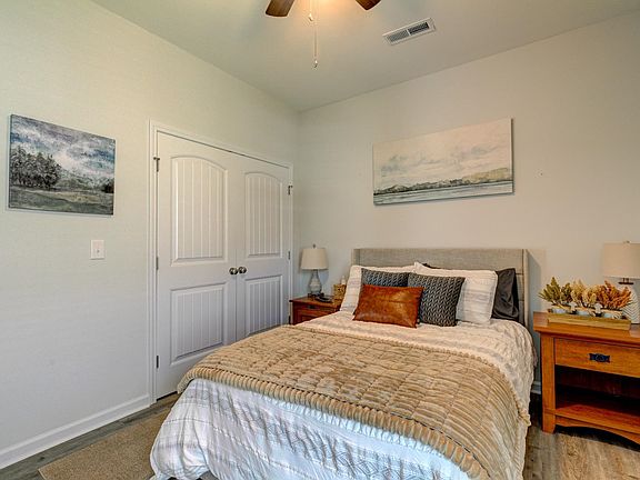 5th image of 511 Grain Field Dr.