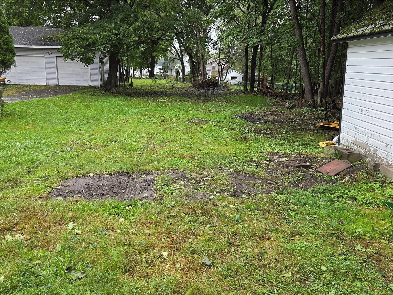 1 bed, 1.0 bath, 912 sqft, $1,300 — Photo 2