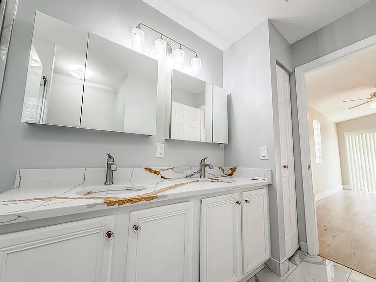 90 NW 42nd Way — Photo 14