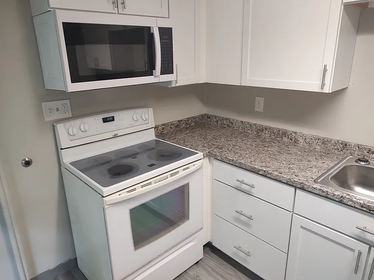 2 Bartlett St #6 — Photo 1