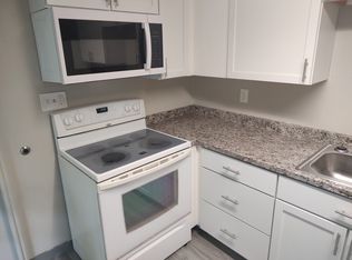 2 Bartlett St APT 6, Suncook, NH 03275