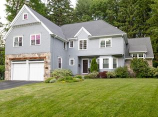 16 Hobart Rd, Wellesley, MA 02482
