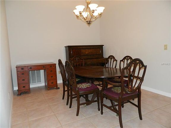 5th image of 11852 Ottawa Ave #8