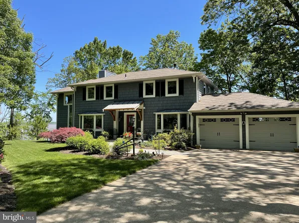 11801 River Dr, Lorton, VA 22079