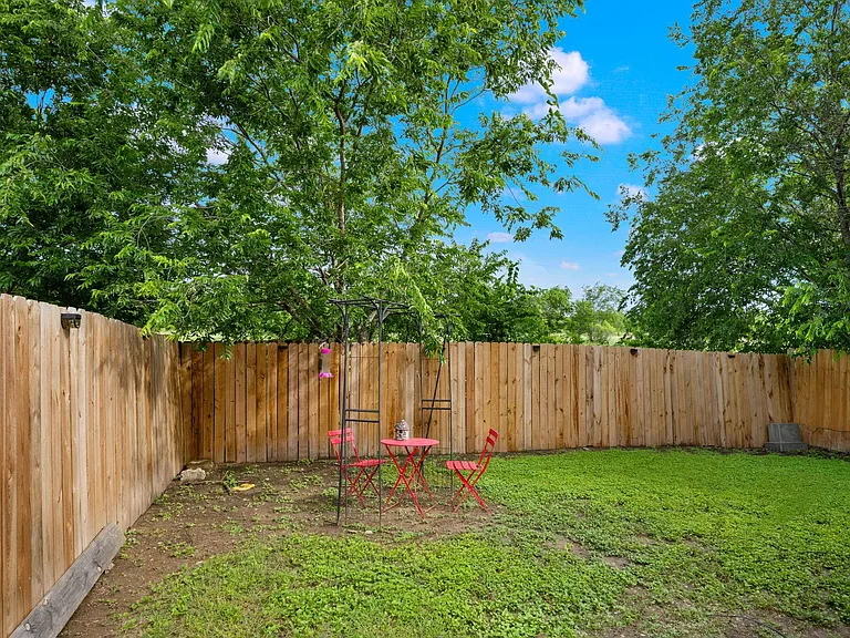8317 Forest Ridge Dr — Photo 20