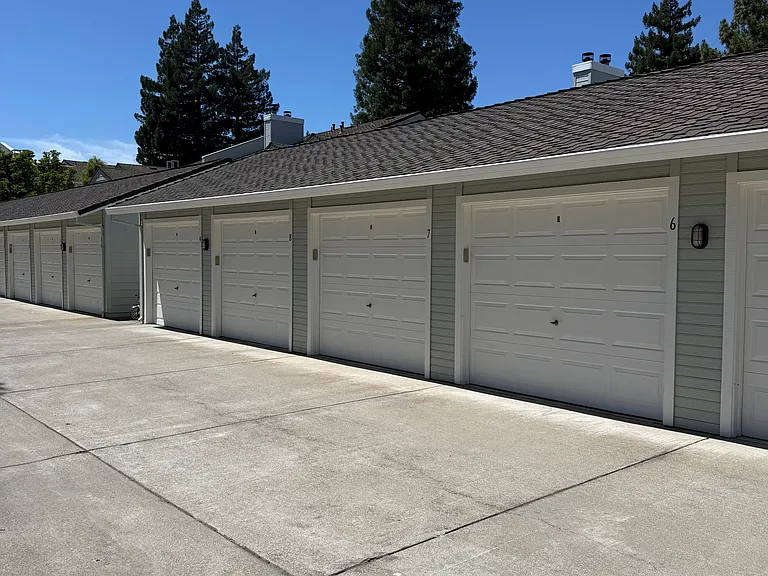 2400 Eilers Ln #1206 — Photo 40