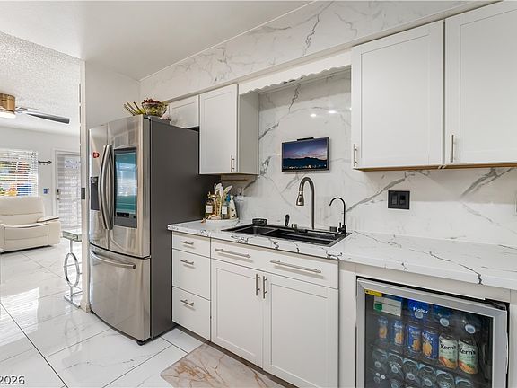 3rd image of 2128 Chertsey Dr Unit C