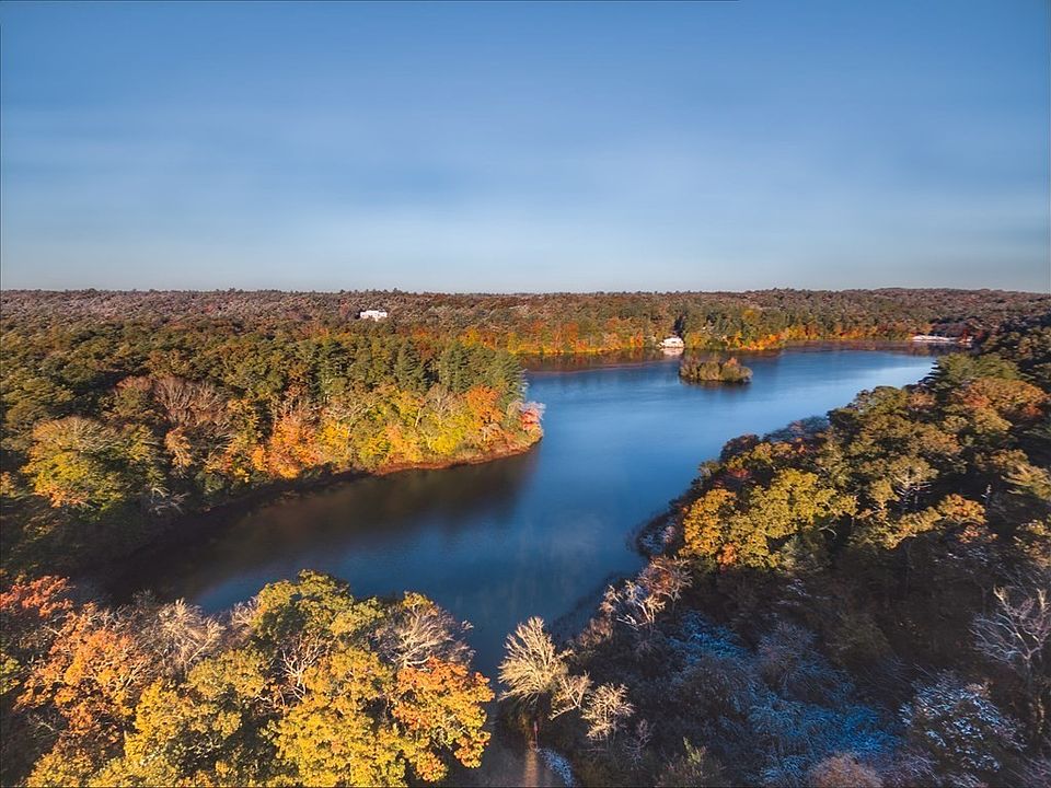 2nd image of 561 Long Pond Rd