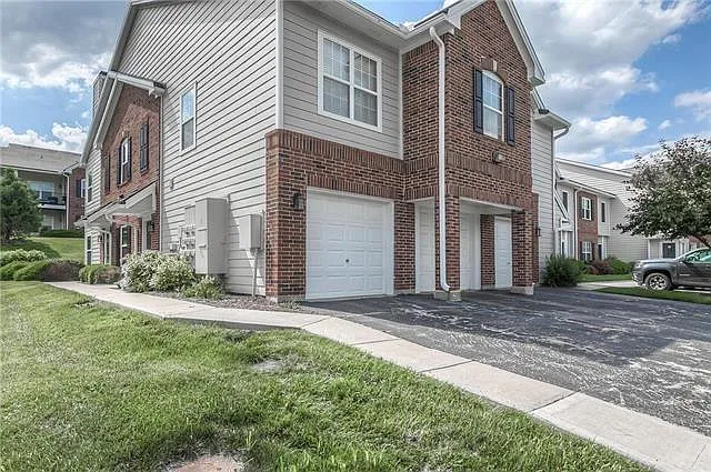 11610 Tomahawk Creek Pkwy — Photo 6