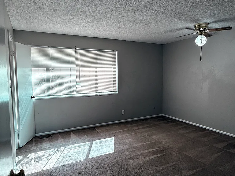 4974 Ursula St — Photo 10