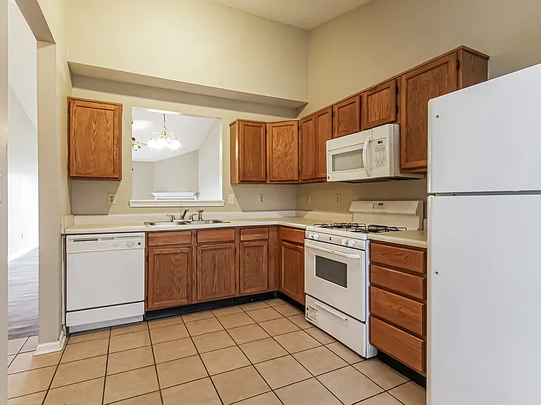 5384 Lakeside Manor Dr — Photo 8