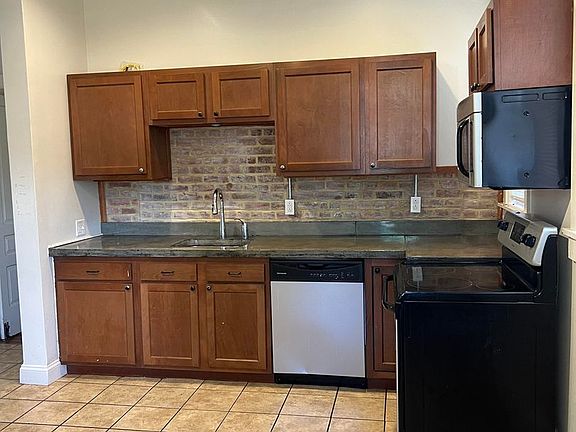2nd image of 156 W Louther St APT 1