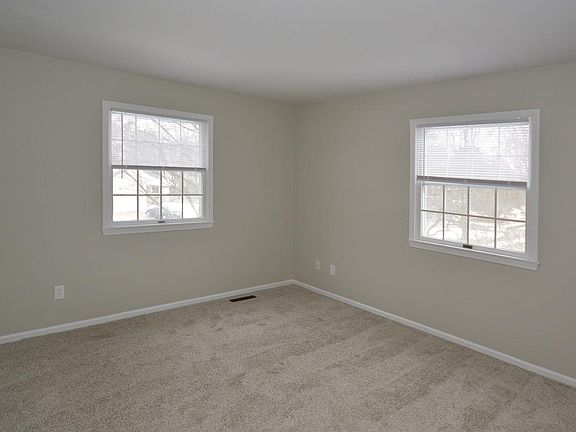 4th image of 1570 Brookmoor Ln