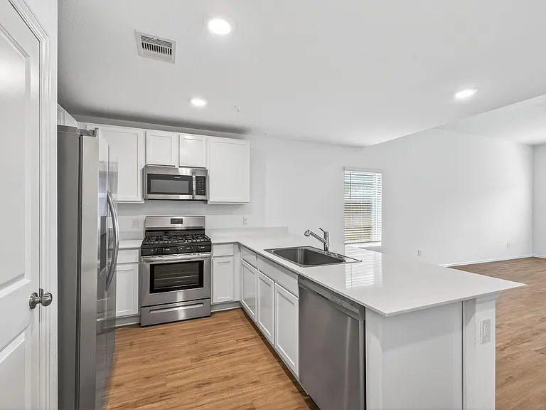 1519 Twilight Green Dr — Photo 4