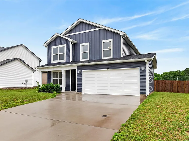 513 Herman Dr — Photo 2
