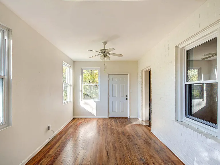 3754 Dunnica Ave — Photo 9