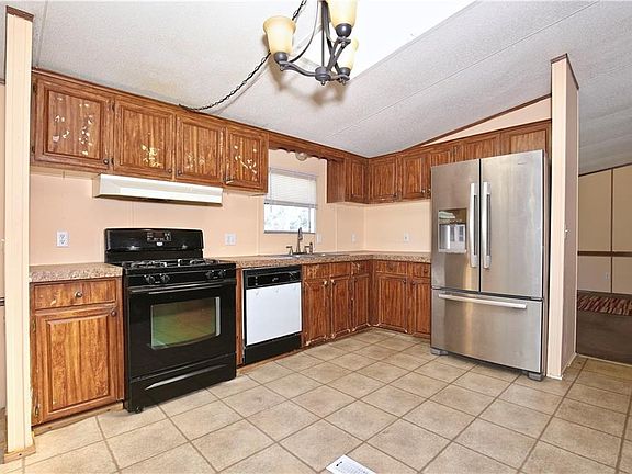 3rd image of 18423 14th Ave