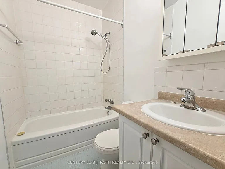 37 Peel St #301 — Photo 10