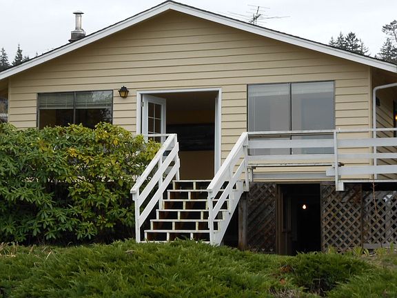 8327 Beachview D