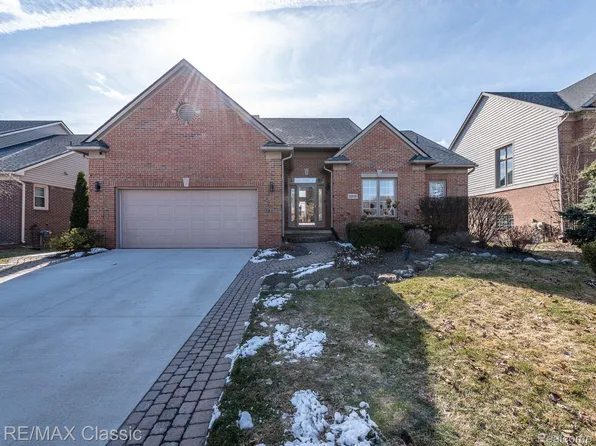 50949 Richard Dr, Plymouth, MI 48170