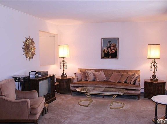 5th image of 12 Abbey Ln