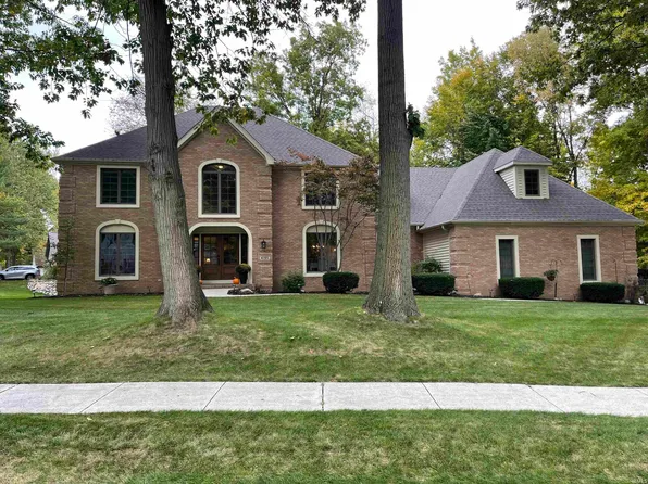 8705 Oakcliff Ln, Fort Wayne, IN 46825