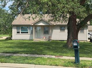 2018 SW Urish Rd, Topeka, KS 66615