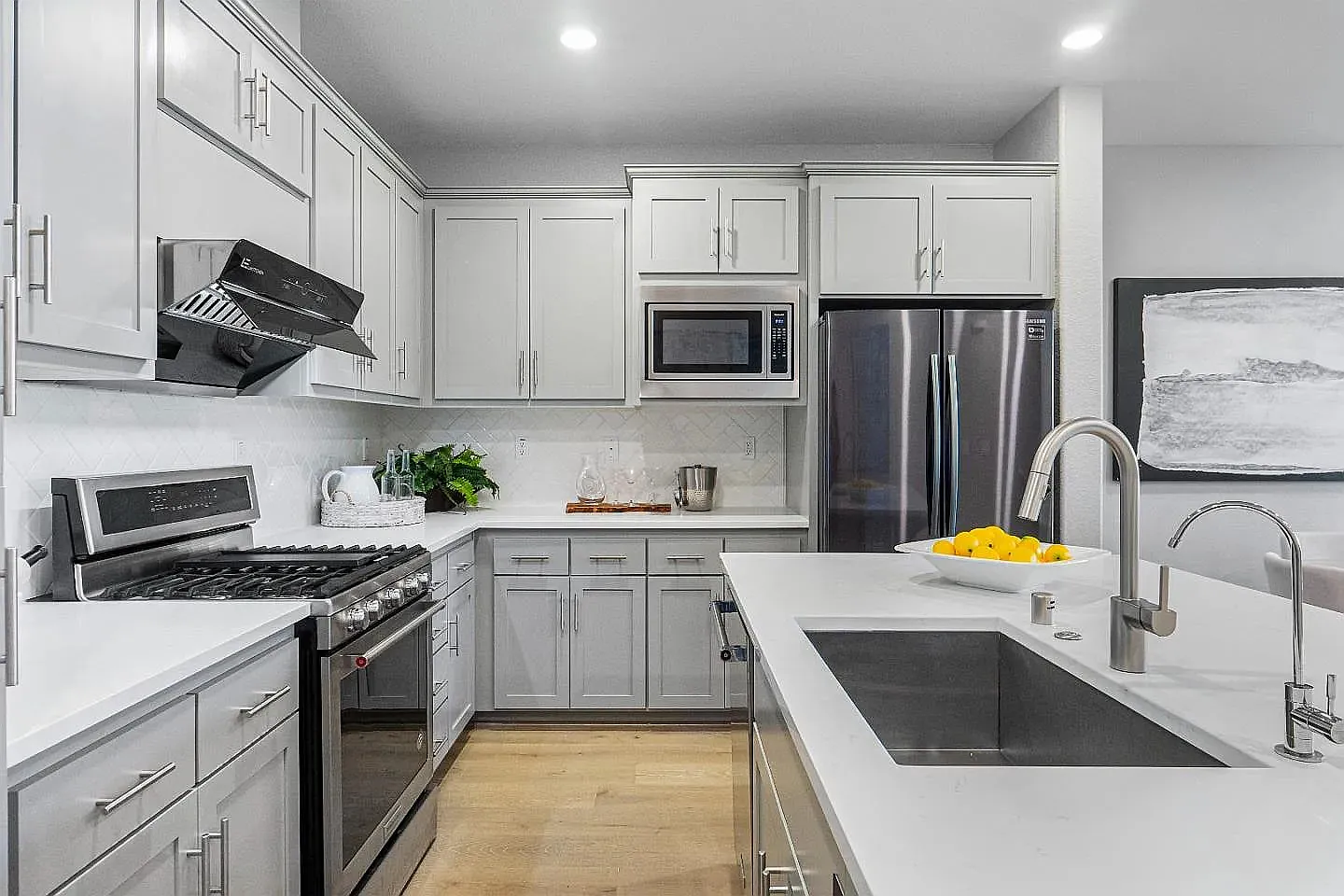 3 bed, 1616 sqft, $4,450 — Photo 3