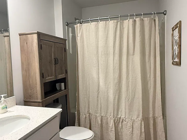 1510 Heritage Cir SE — Photo 3
