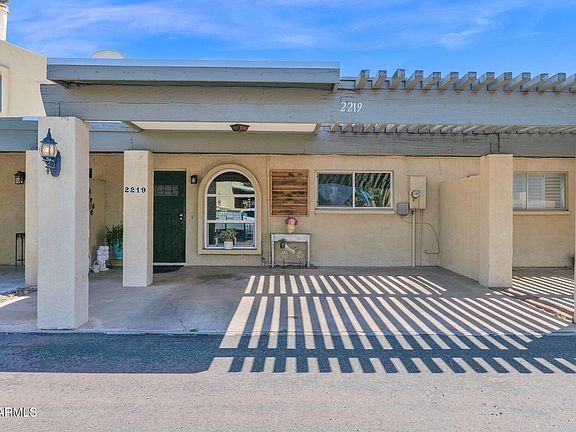 2nd image of 2219 E CATALINA Drive