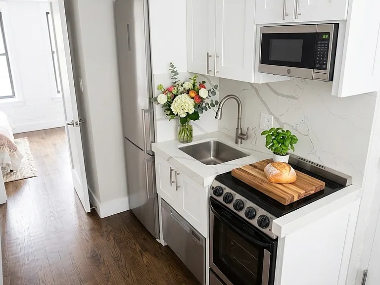 61 E 7th St #1GAR — Photo 1