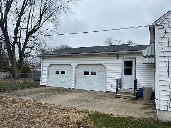 4th image of 148 Sloan Ave