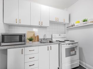 2 Connaught Cir, Toronto, ON M6C2S7