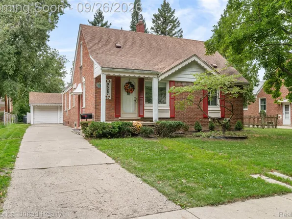 9587 Cardwell St, Livonia, MI 48150