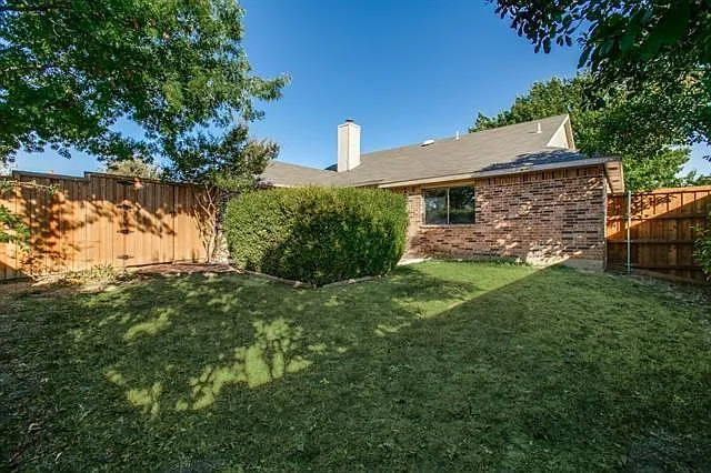 404 Tucson Ct — Photo 2