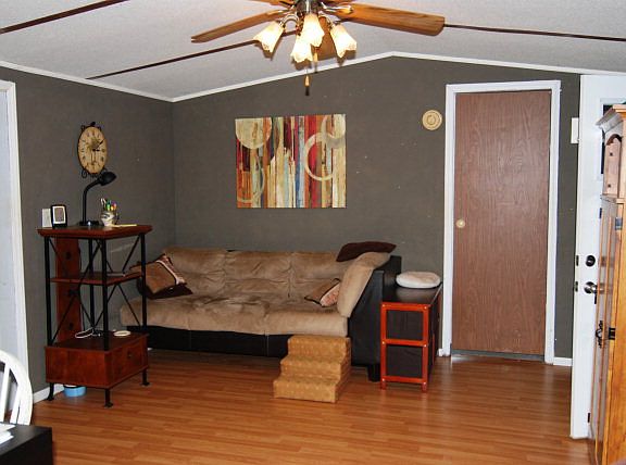 5th image of 324 Blackberry Ln