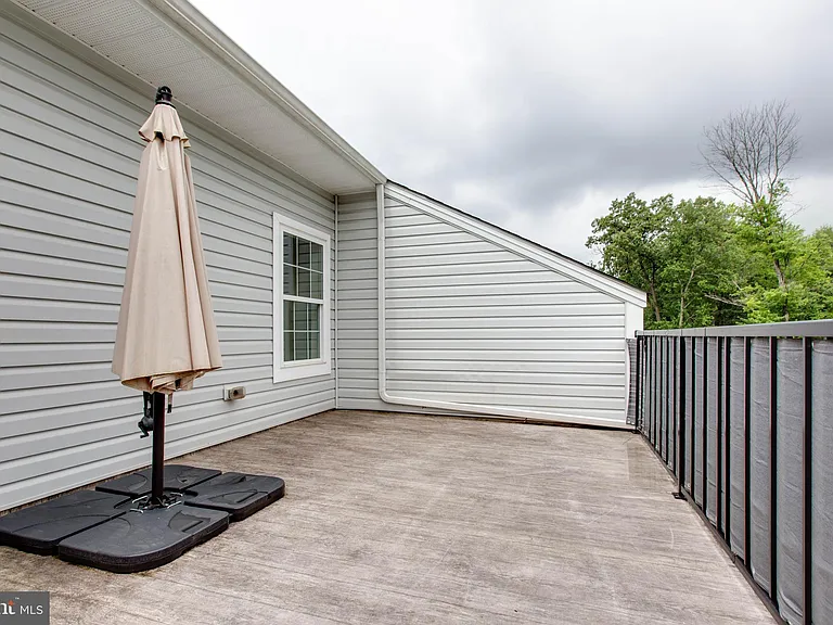 1022 Linden Dr — Photo 42
