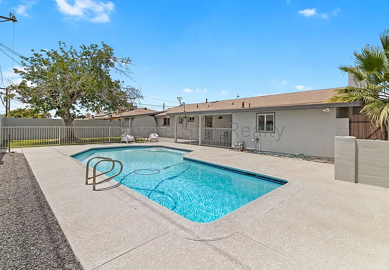923 E Wesleyan Dr — Photo 28