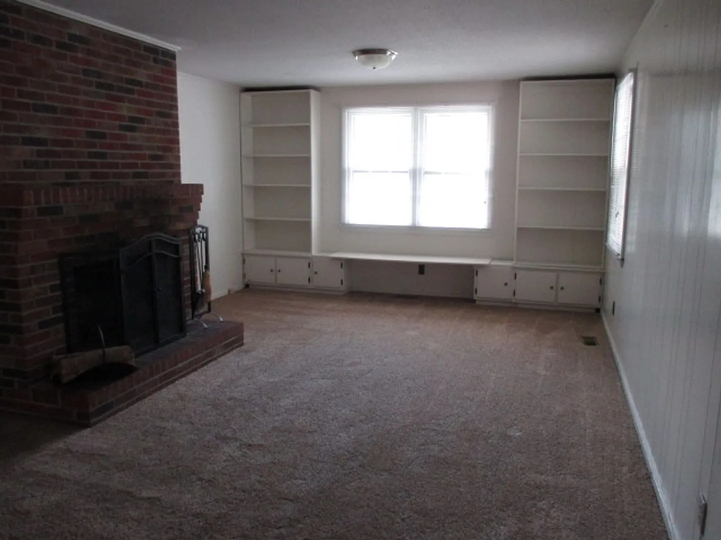 112 Ramona Ave — Photo 2