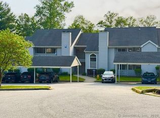 23 Chase Oak Ct APT 16, Groton, CT 06340