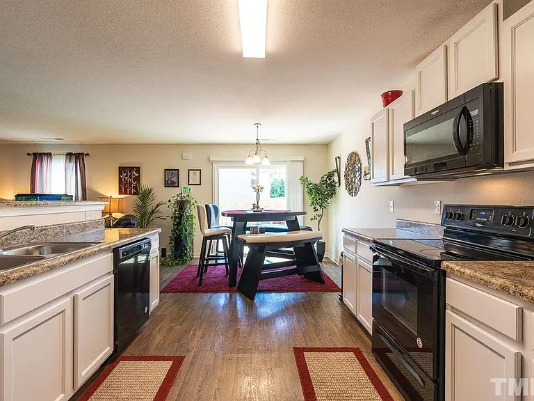 326 Pillow Ln — Photo 18